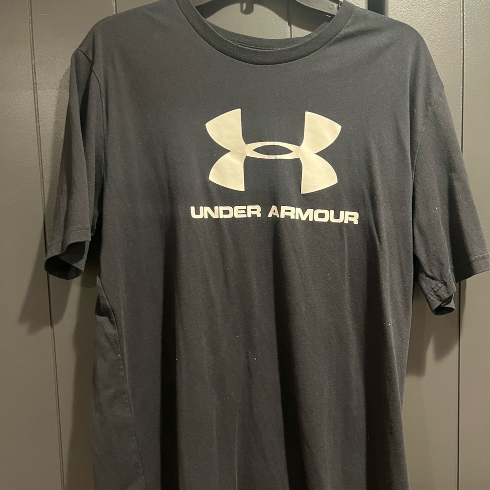 Mens Under Armour T-Shirt